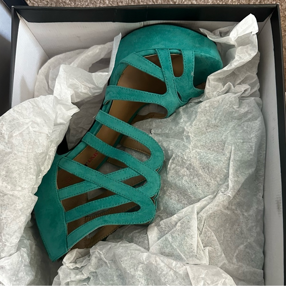 Just Fab Lilia’s Seafoam Platform Heels Size 8.5 - Picture 10 of 12